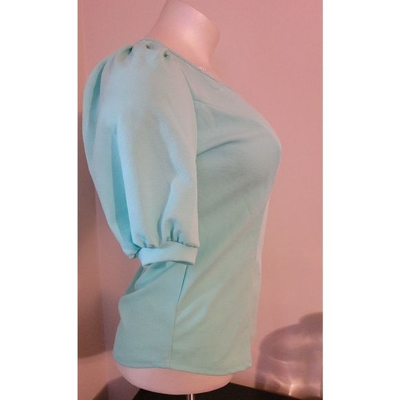 Plus size puff Sleeve top. - Picture 7 of 8